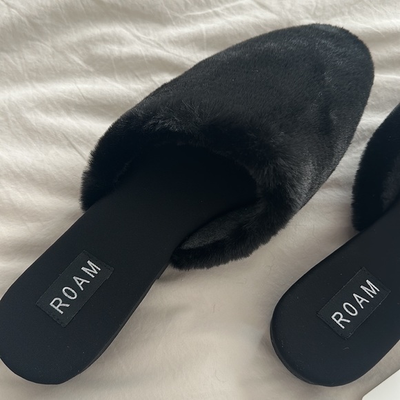 ROAM CLOUD MULE BLACK FAUX FUR - Picture 3 of 6